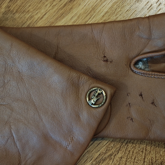 Coach Gloves - Picture 4 of 4